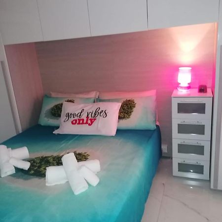 Fiumicino Aeroporto Casa Vacanze Orchidea Dış mekan fotoğraf